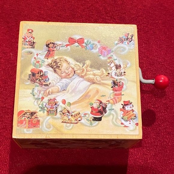 NIB/vintage House of Lloyd “Christmas Around the World” petite music box - Picture 3 of 9